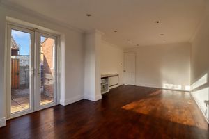 Lounge/Diner- click for photo gallery